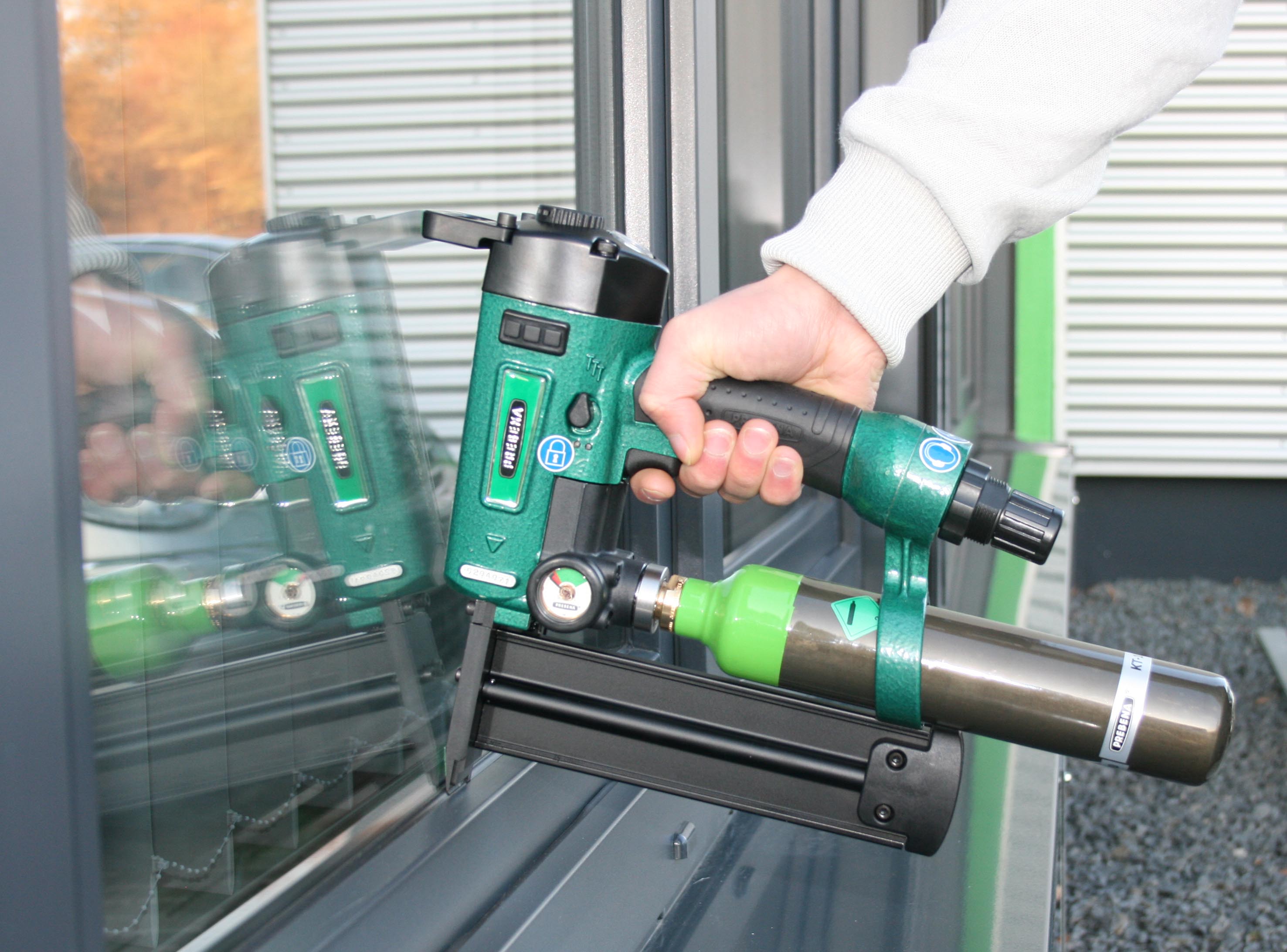 PKT-2-J50SD-SVN Druckluft-Kartuschennagler für 16-50mm PKT-2-J50SD-SVN Druckluft-Kartuschennagler für 16-50mm